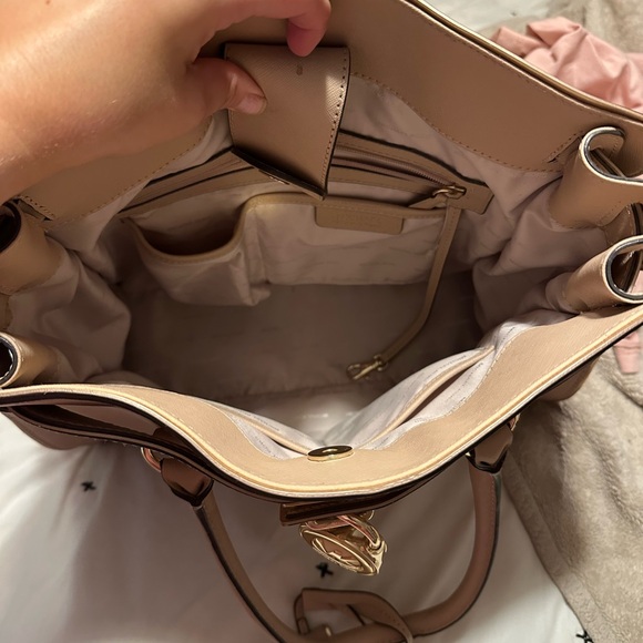 Michael Kors Tan Tote with Gold Chain - Picture 3 of 4